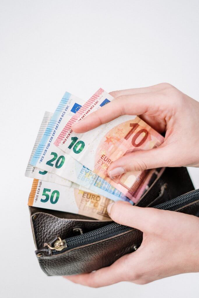 Wintersport besparen tips voordelig