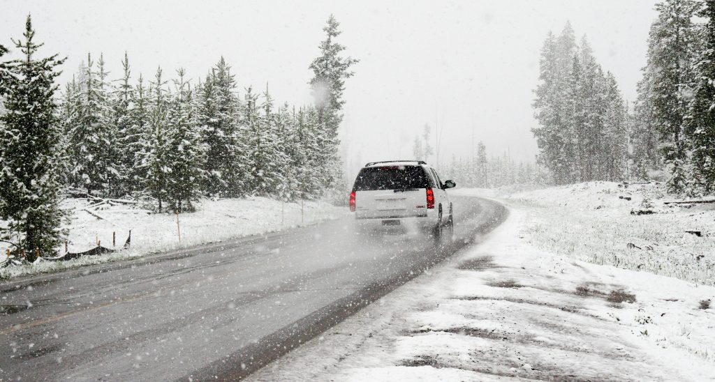 Zo kom je er met auto, trein of vliegtuig op wintersport